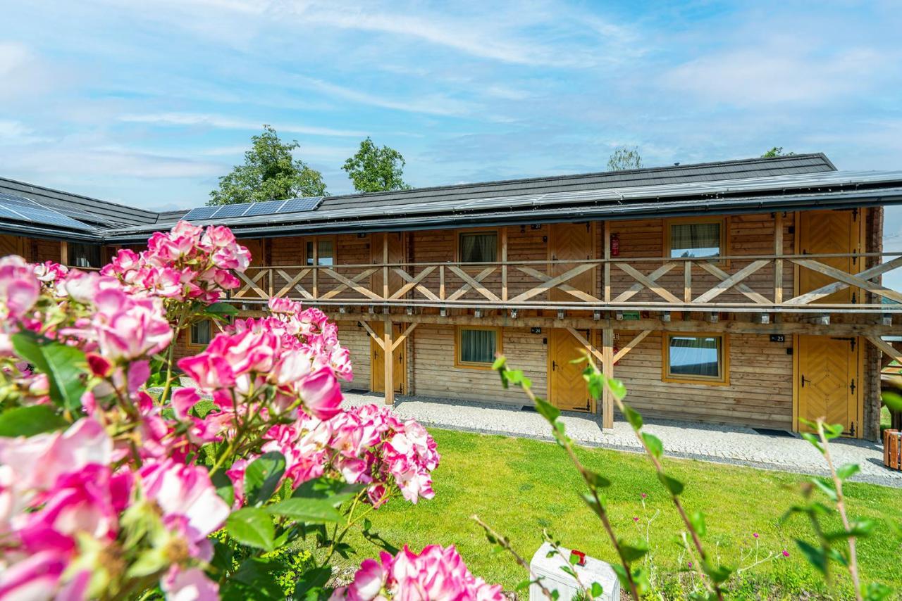Labedz Hotel Karczma Iława Exterior foto